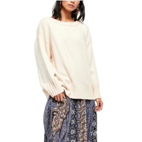FREE  People Oversized Sweater in Ivory - Picture 5 of 16